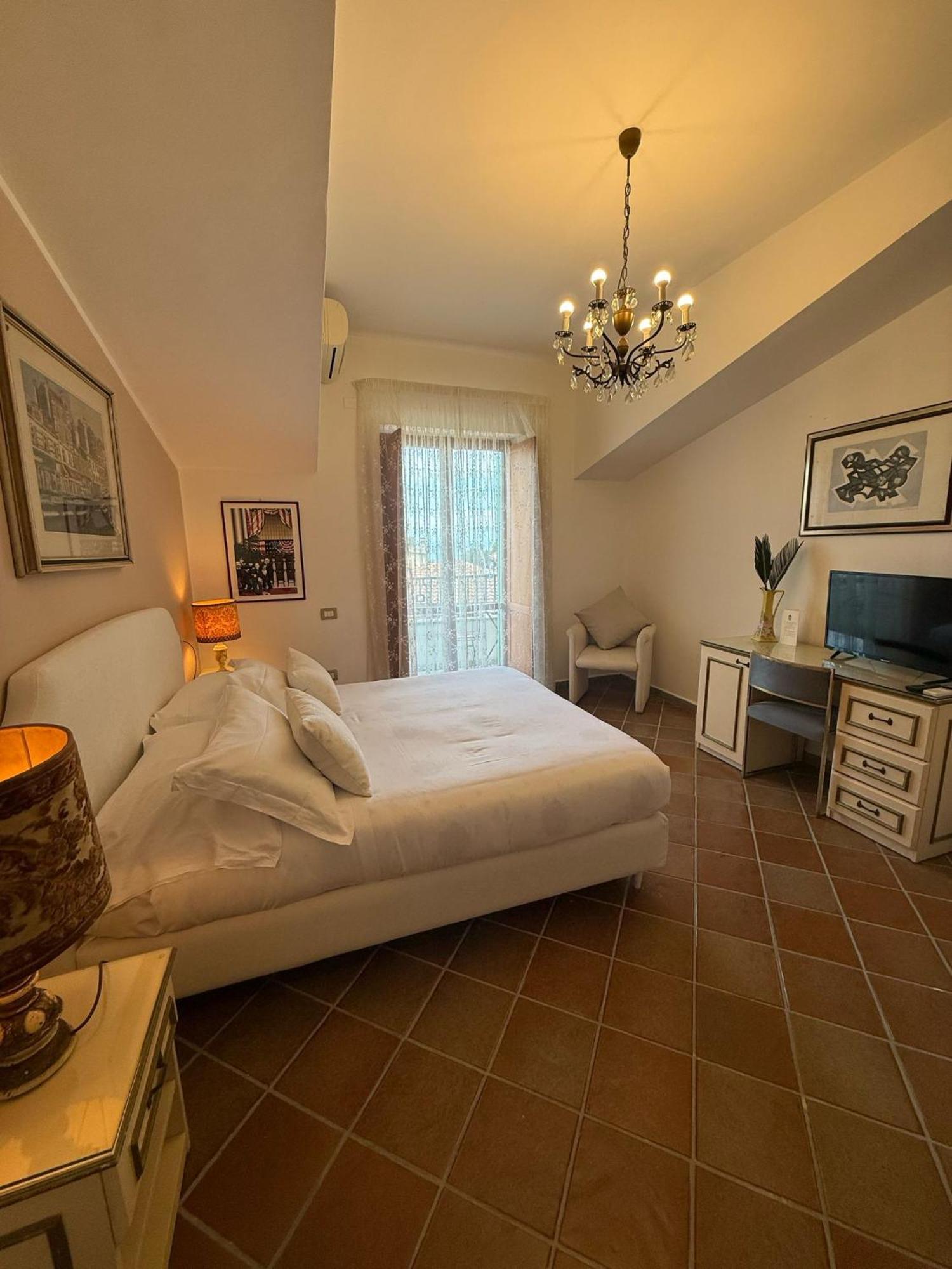 L'Elisea Maison De Charme Castellabate Esterno foto
